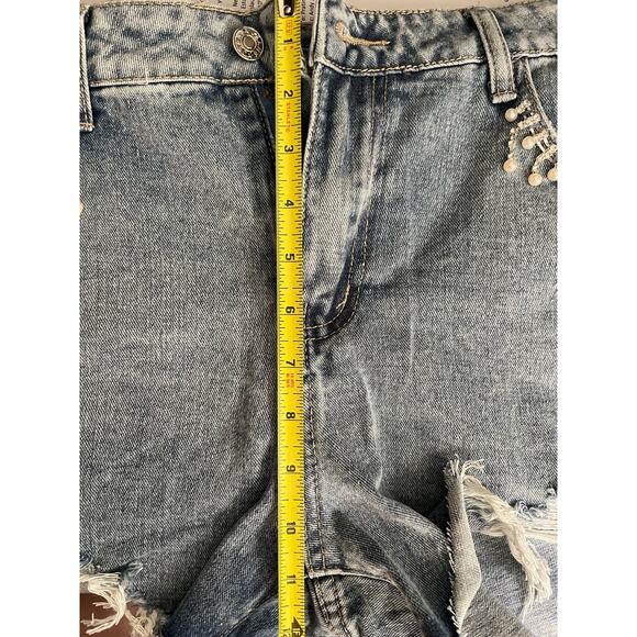 Womens bedazzled distressted jean shorts size 14 - Picture 5 of 8